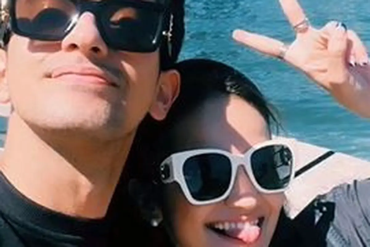 Dikabarkan Pacaran, Ini 6 Potret Kebersamaan Enzy Storia dan Omar Daniel