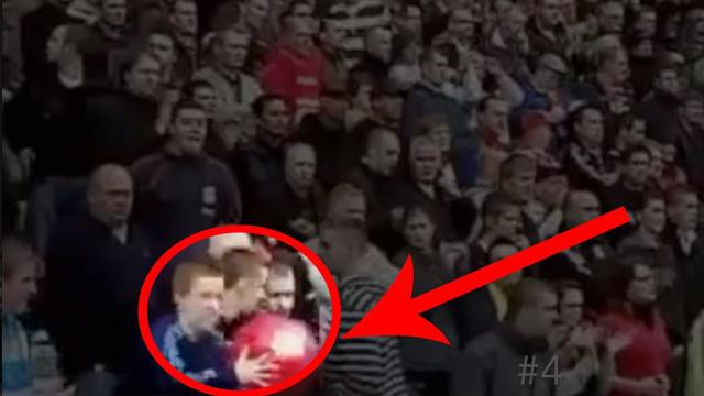 Video gol unik yang dilakukan striker Sunderland saat cetak gol ke gawang liverpool yang mengenai bola anak kecil hingga kiper terkecoh pada (17/11/2009).