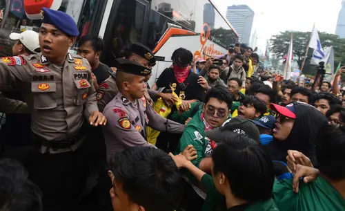 Aksi Mahasiswa di Thamrin Berujung Kericuhan