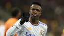 Laga mengejutkan juga ditunjukkan oleh Real Madrid yang mampu berpesta gol 5-0 dari Shakhtar Donetsk. Pertandingan tersebut berlangsung di NSK Olympiysky, Rabu (20/10/2021) dini hari WIB. (AP/Efrem Lukatsky)