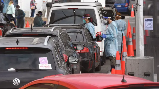 Antrean Kendaraan Saat Tes COVID-19 di Melbourne