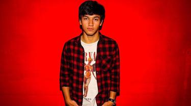 Cowok Cuek Malah Bikin Jatuh Cinta Kenapa Sih Lifestyle Fimela Com