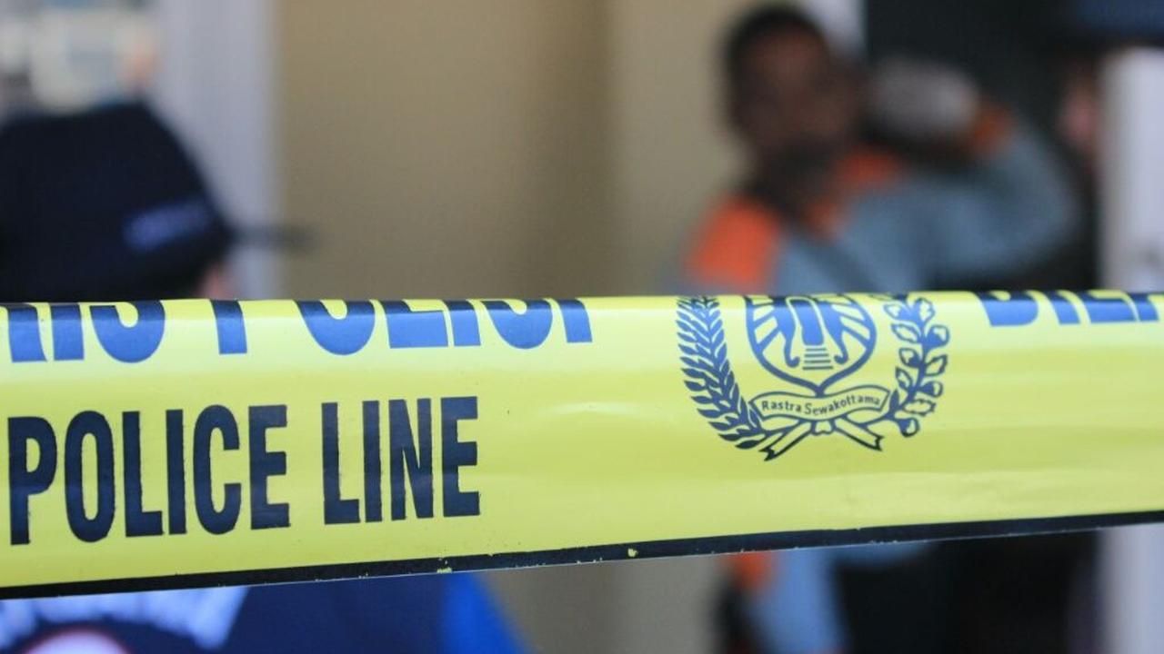 "Tidak ada autopsi karena keluarga menolak dengan membuat surat pernyataan," kaga Chandra.<br>