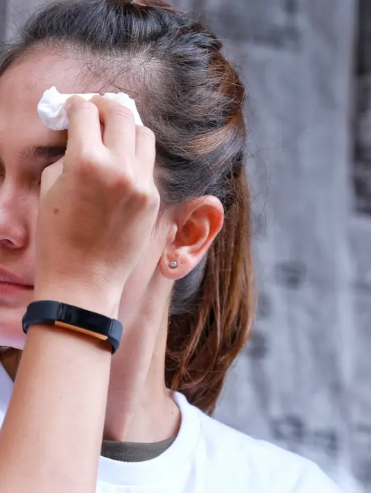 Luna Maya mengenang pertemuan singkat di Jepang. Saking keasikan ngobrol, mereka nyaris tertinggal pesawat. Sejak pertemuan itu, Chicco dan Rio langsung membicarakan pada sutradaranya, Angga Dwimas Sasongko. (Adrian Putra/Bintang.com)