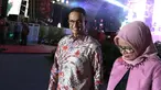Gubernur DKI Jakarta Anies Baswedan didampingi istrinya saat menghadiri pembukaan event Jakarta Fair 2018 di JIExpo Kemayoran, Jakarta Pusat, Rabu (23/5). (Liputan6.com/Immanuel Antonius)
