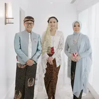Pernikahan Putri Menteri Kesehatan Budi Gunadi Sadikin, [@svarna_byikatindonesia]
