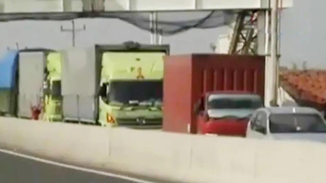Pembatasan Truk Masuk Tol
