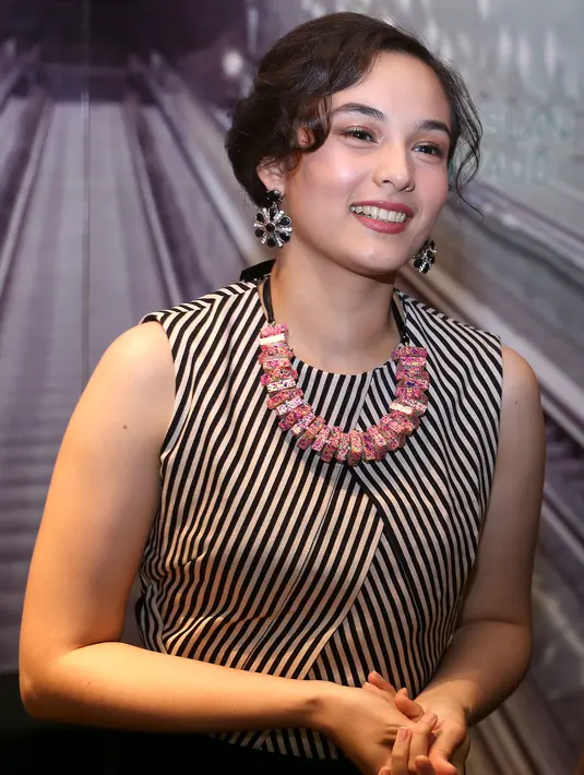 Adegan ciuman Chelsea Islan dengan Hamish Daud membuat penikmat film lebih penasaran. (Galih W. Satria/Bintang.com)