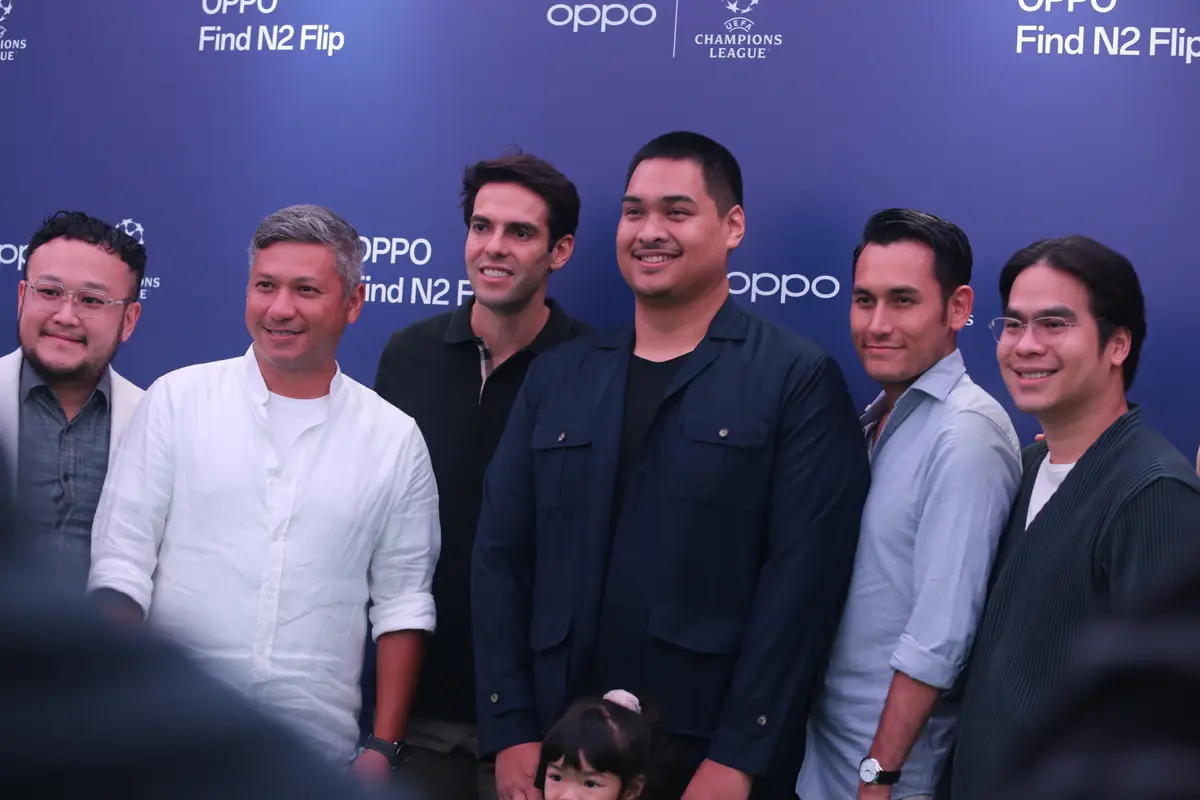 Menpora Dito berfoto bareng dengan Kaka