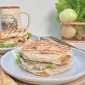 Resep sandwich tuna mayo yang dirangkum dari laman berbagi Cookpad akun milik @Novilova. (Dok: Cookpad Liputan6.com dyah pamela)