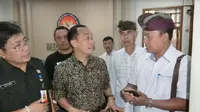 Dirjen Kependudukan dan Pencatatan Sipil Kementerian Dalam Negeri, Zudan Arif Fakrulloh memastikan tak ada warga yang kehilangan hak politiknya pada Pilkada Serentak 27 Juni 2018. (Liputan6.com/Dewi Divianta)