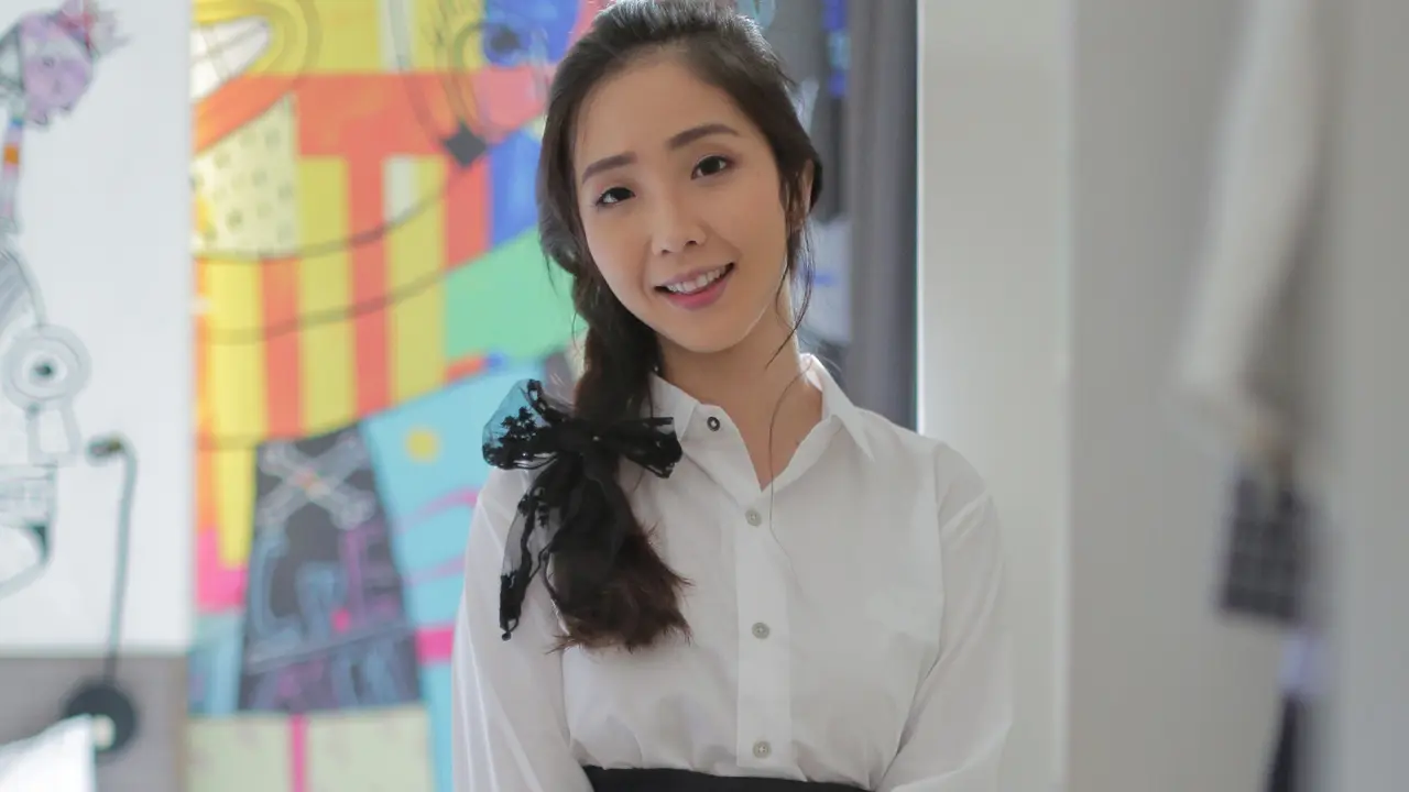 wanita desember berkelas berwibawa