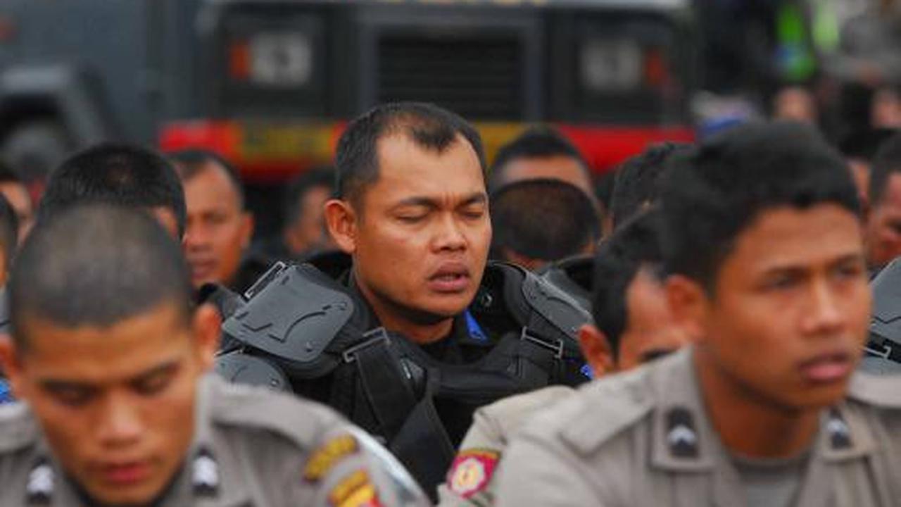 Usai sidang Aceng, warga dan polisi dzikir bersama