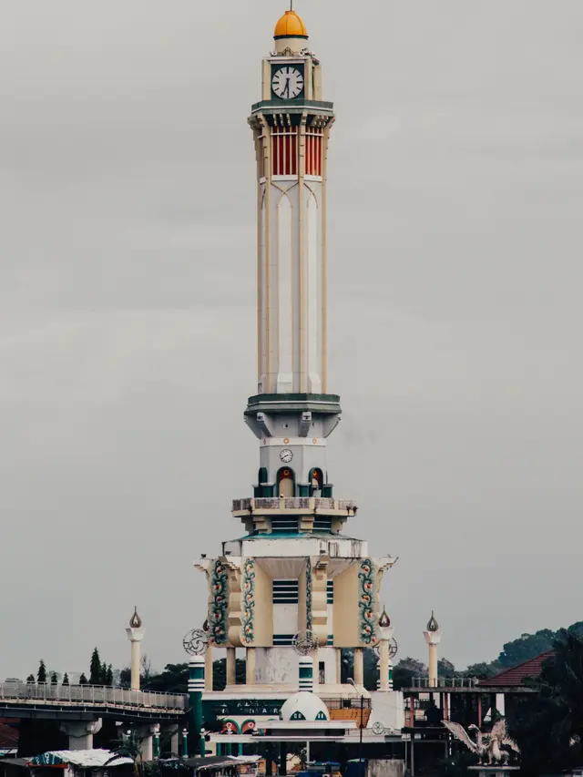Ilustrasi objek wisata Menara Gentala Arasy, Jambi