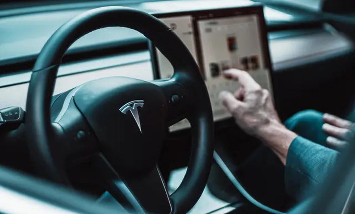 Tesla Berencana Ubah Desain Pegangan Pintu Setelah Kasus Penumpang Terkunci