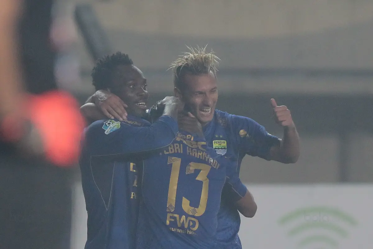 Trio FEM Persib, Ferbri Hariyadi, Michael Essien, Raphael Maitimo