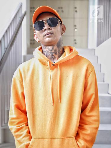 35 Kata Kata Keren Dalam Lirik Lagu Young Lex Penuh Motivasi Untuk Berjuang Ragam Bola Com