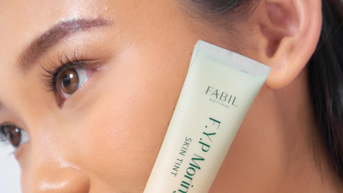 Skin Tint Halal Pertama dengan Kandungan Daun Kelor yang Bikin Kulit Terlihat Flawless Natural
