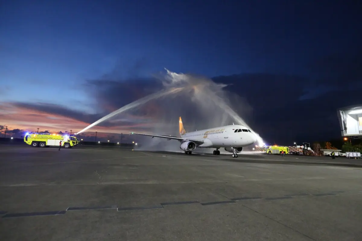 Maskapai penerbangan Super Air Jet telah resmi melayani penerbangan Jakarta-Lombok-Jakarta dan Jakarta-Bali-Jakarta sejak Kamis (18/11/2021) lalu.