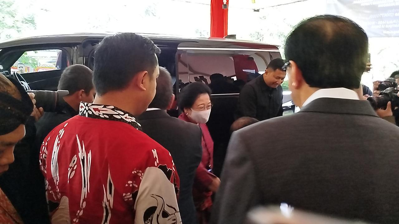 Sidang Gelar Doktor di UI, Hasto Bongkar Strategi PDIP Bertahan dari Dinamika Politik Nasional dan Global