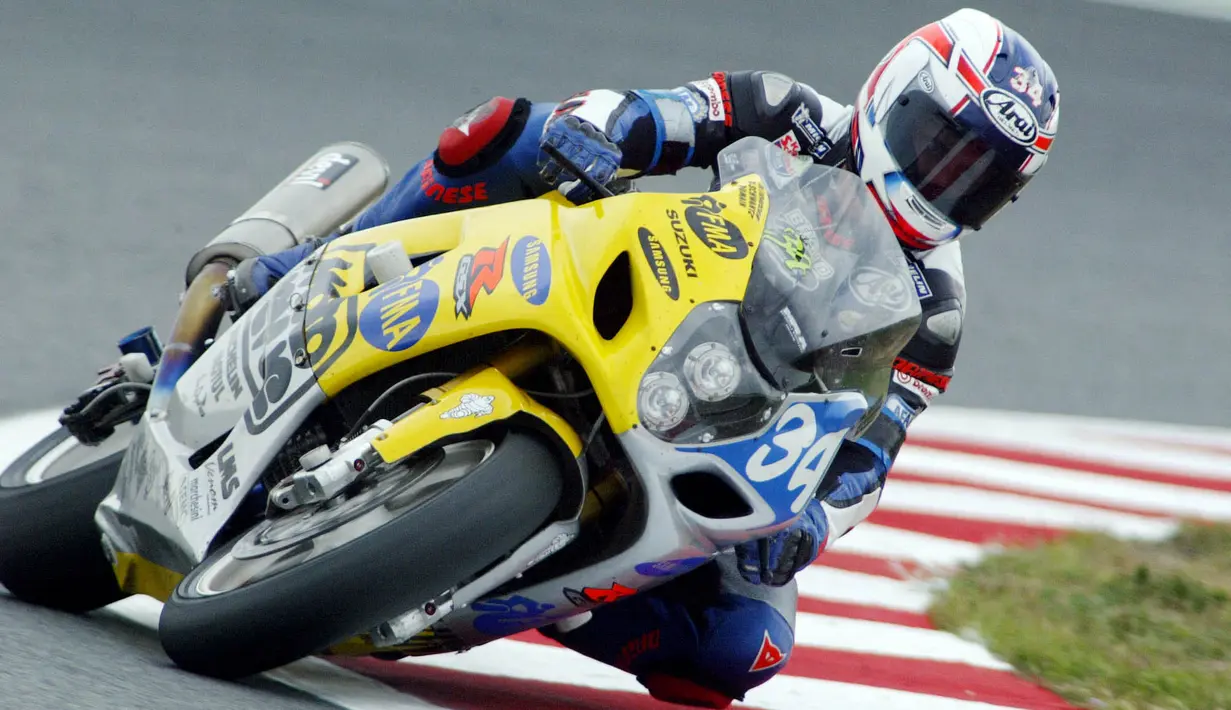 Kevin Schwantz - Nomor 34 milik legenda balap Amerika Serikat ini menjadi nomor balap pertama yang dipensiunkan di MotoGP. Pembalap yang memulai karier di MotoGP sejak 1986 dan loyal dengan motor Suzuki hingga pensiun di tahun 1995 merupakan juara dunia kelas 500cc pada 1993. (AFP/Fred Dufour)