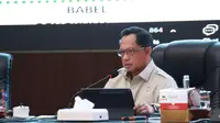 Menteri Dalam Negeri (Mendagri) Muhammad Tito Karnavian pada Rapat Koordinasi Pengendalian Inflasi Daerah yang dirangkaikan dengan Pembahasan Evaluasi Dukungan Pemda dalam Program 3 Juta Rumah di Gedung Sasana Bhakti Praja (SBP), Kantor Pusat Kementerian Dalam Negeri (Kemendagri), Jakarta, Selasa (23/9/2025).