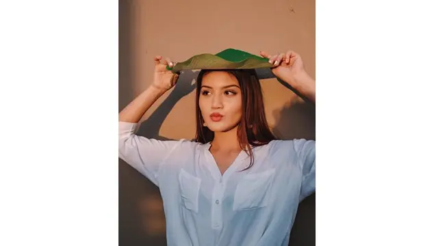 Sebelum terjun di dunia musik, Chelsea mengawali karier di dunia modeling.