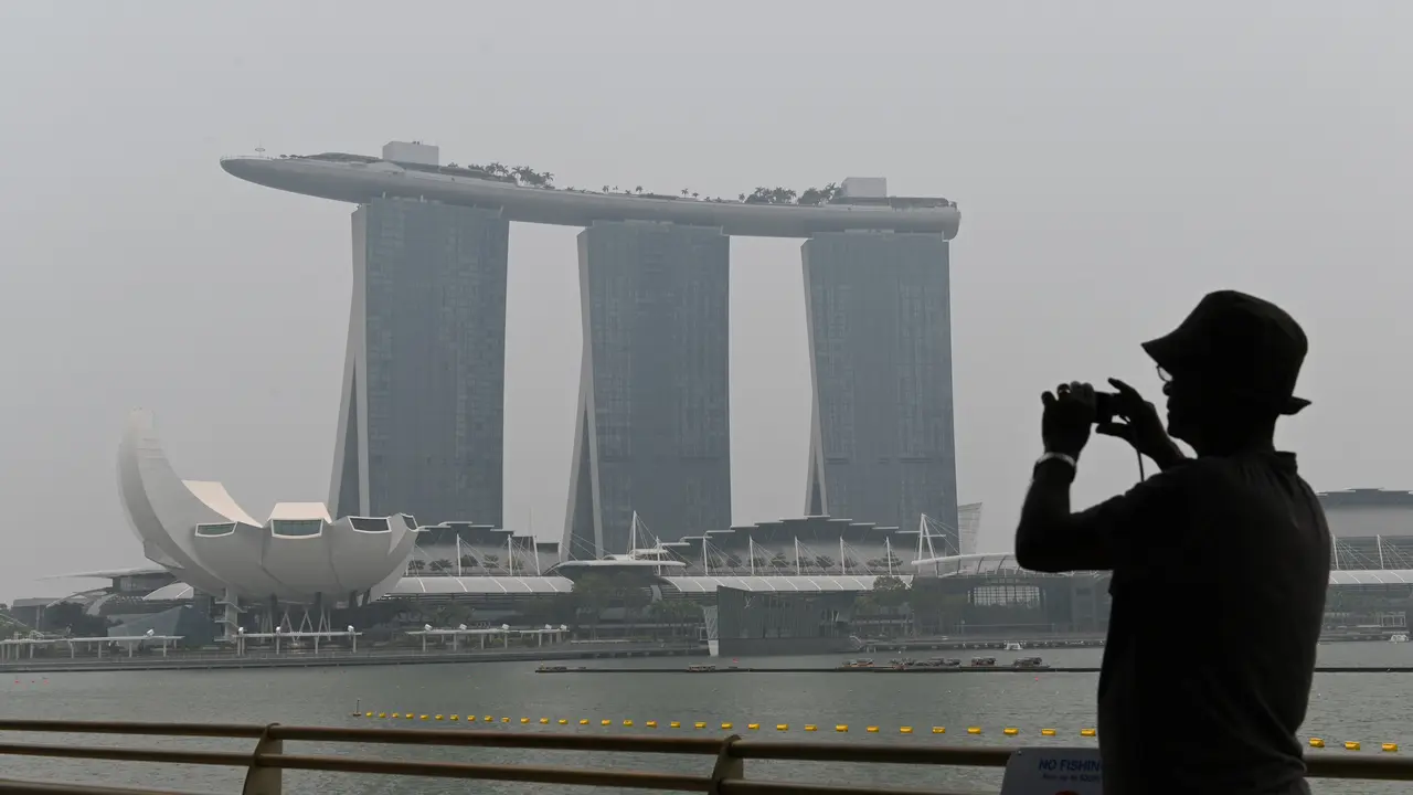 Hutan Indonesia Terbakar, Kabut Asap Selimuti Malaysia dan Singapura