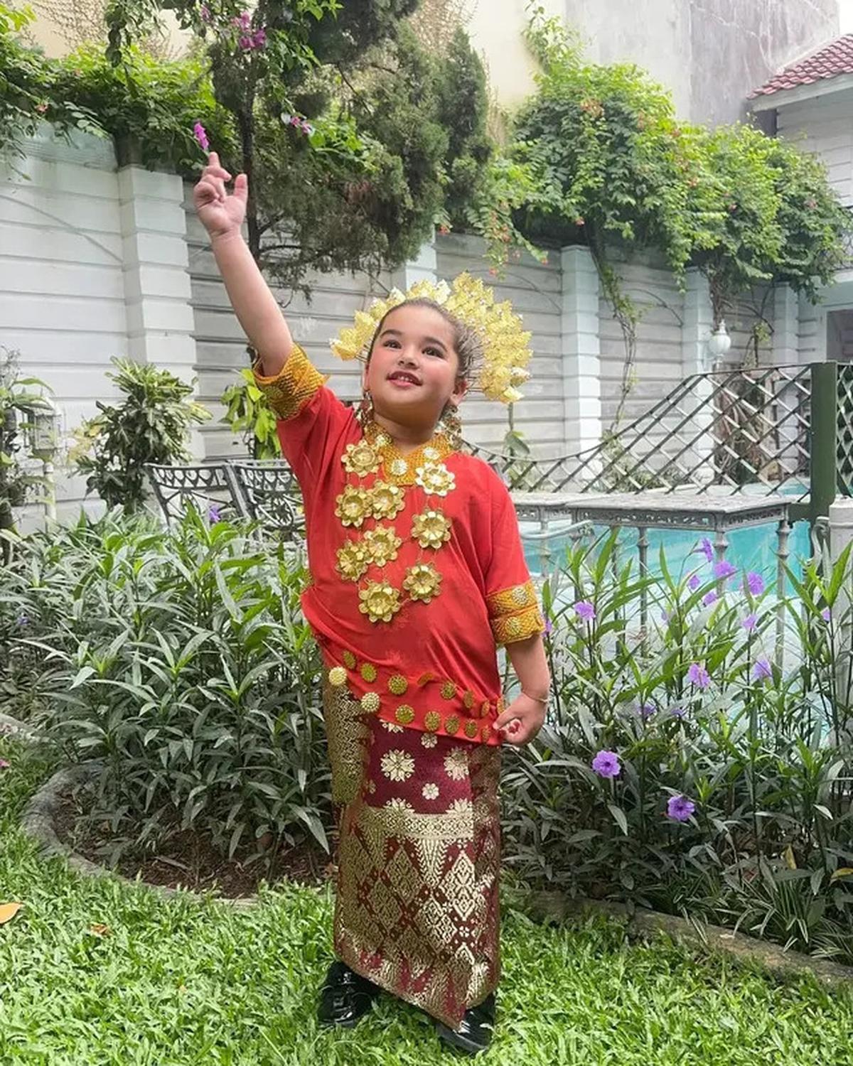 8 Potret Rumah Tasya Farasya, Padukan Desain Klasik Glamor dengan Sentuhan Personal