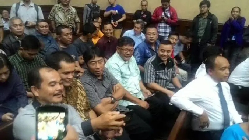 20160204-Hadiri Sidang-Kesaksian Ahok-di-Tipikor-Ini-Aksi-Caper-Lulung-Jakarta