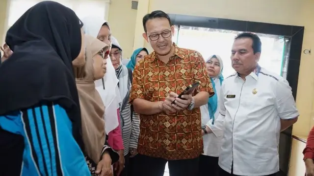 Fachmi Idris