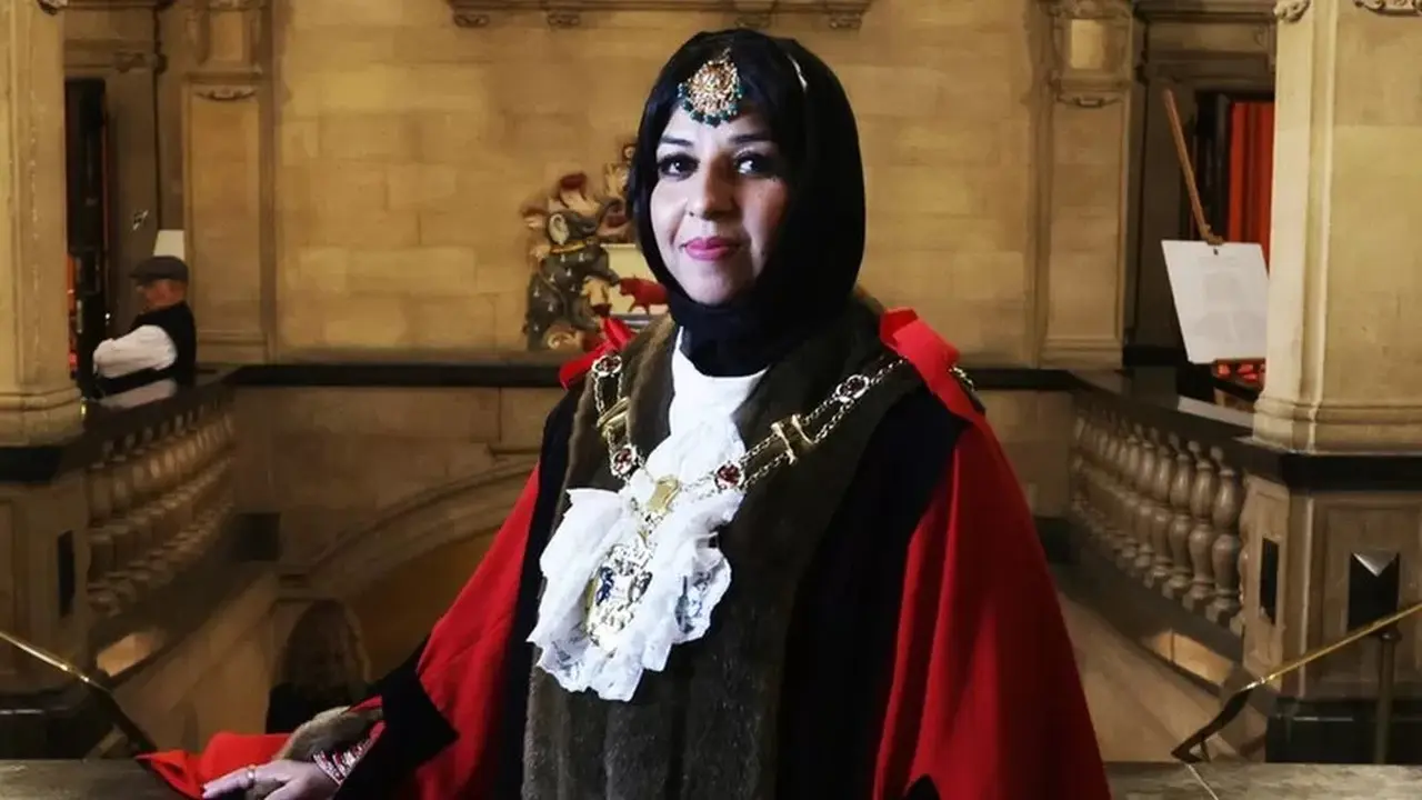 Lubna Arshad dilantik jadi wali kota wanita muslim pertama di Oxford, Inggris. Ia akan memegang peran itu selama satu tahun. (OXFORD CITY COUNCIL)