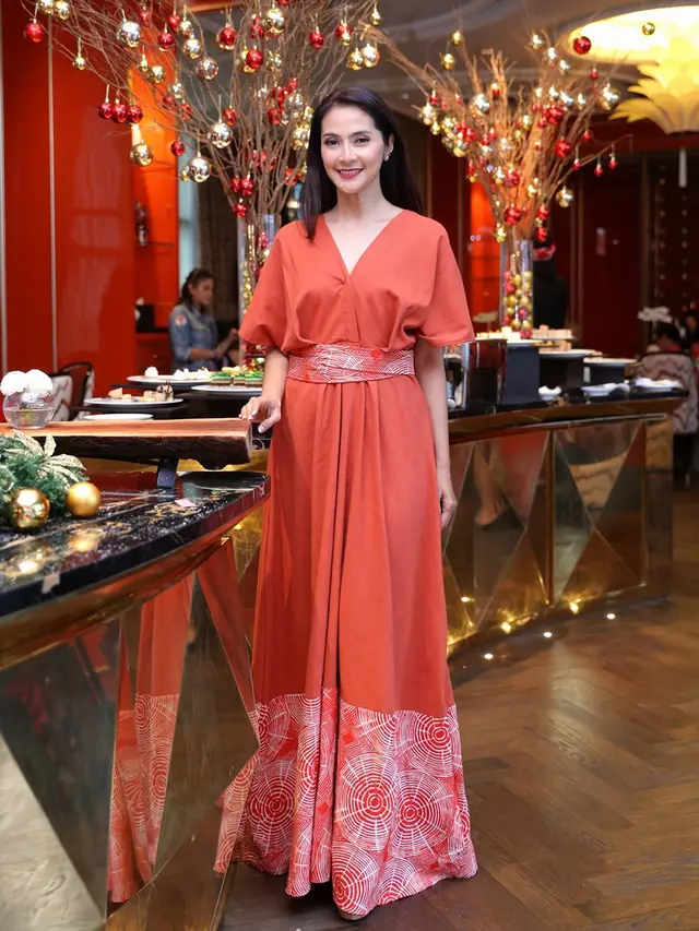 Koleksi busana Neusa x Purana