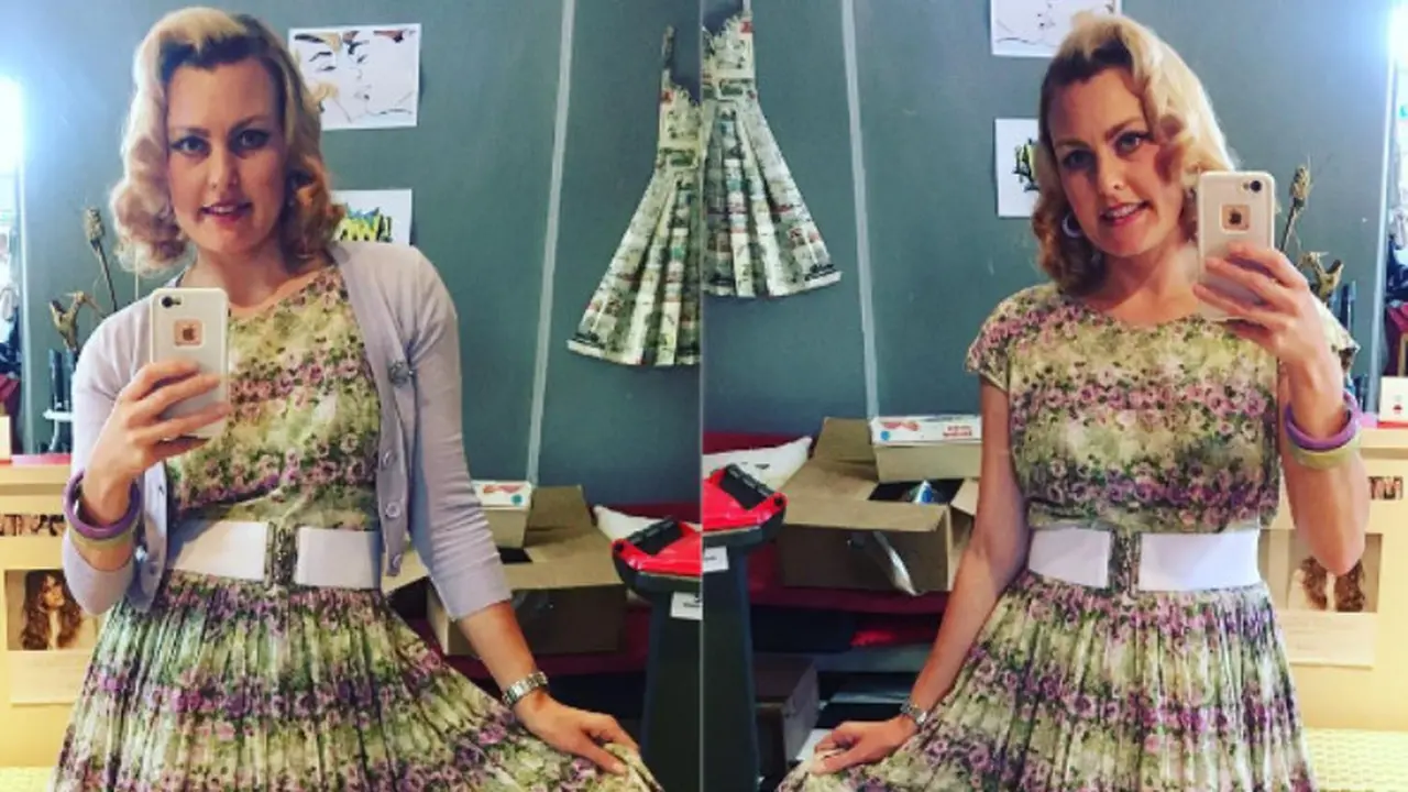 Bergaya Edgy ke Kantor dengan Dress Super Vintage, Berani?