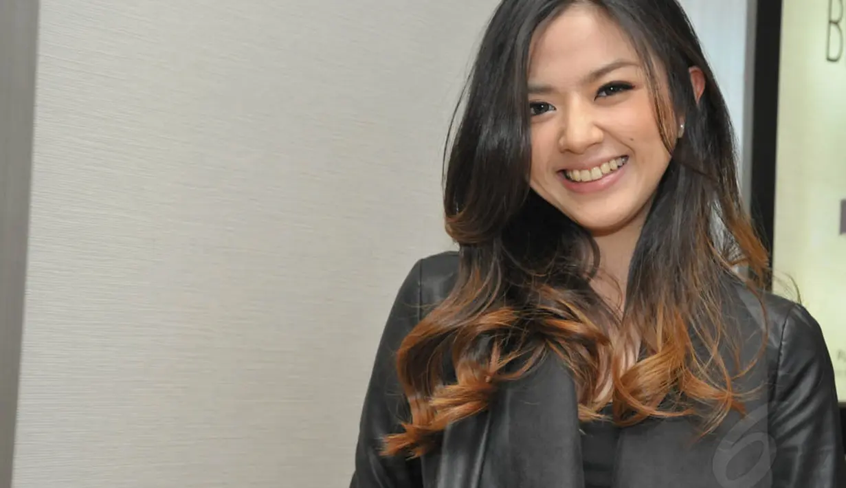 Perempuan yang pernah menjadi model majalah FHM ini mengisyaratkan pria yang akan menjadi pendampingnya kelak harus ulet dan rajin bekerja. (Liputan6.com/Panji Diksana)