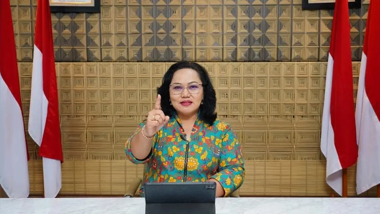Pelaksana Tugas (Plt) Direktur Jenderal Komunikasi Publik dan Media ( Dirjen KPM), Kemkomdigi, Molly Prabawati saat menyampaikan pernyataan pers. (Istimewa)