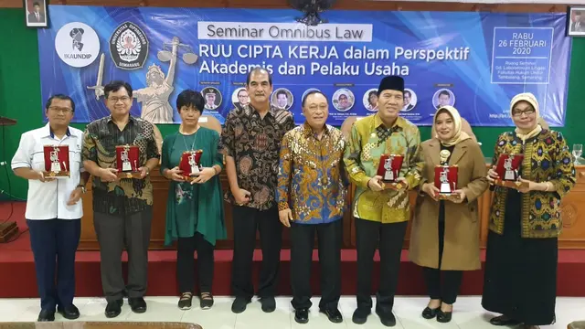 Seminar Omnibus Law Cipta Kerja yang digelar oleh Universitas Diponegoro