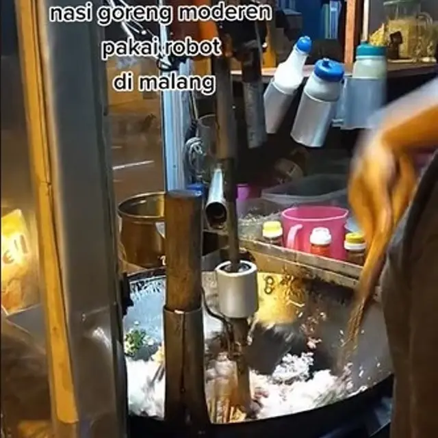 Alasan Penjual Nasi Goreng di Malang Pakai Robot Saat Masak, Bukan untuk Cari Sensasi