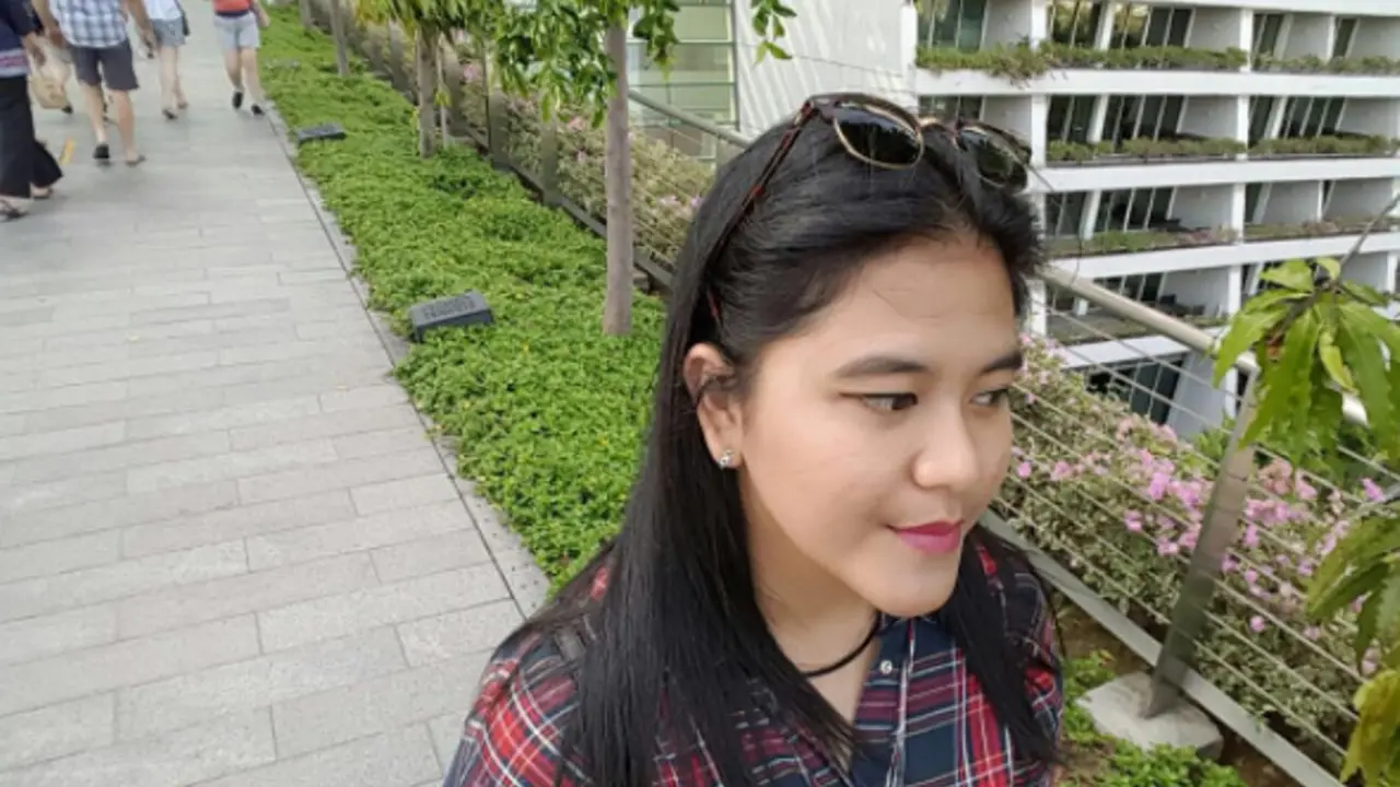 Bukan Diikat, Ini 5 Foto Kalau Kahiyang Ayu Suka Rambut Digerai