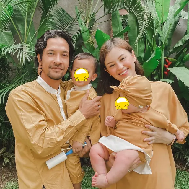 Jarak Lahir Buah Hati Berdekatan, Ini 6 Artis yang Cepat Hamil Anak Kedua