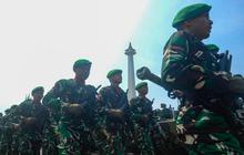 HUT ke-79 TNI di Monas: Bagi Sembako hingga Warga Boleh Numpang Alutsista