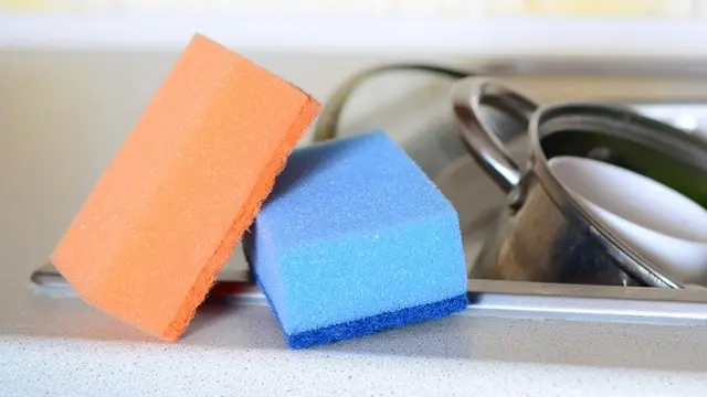 Waktu yang Tepat Untuk Menganti Spons Cuci Piring