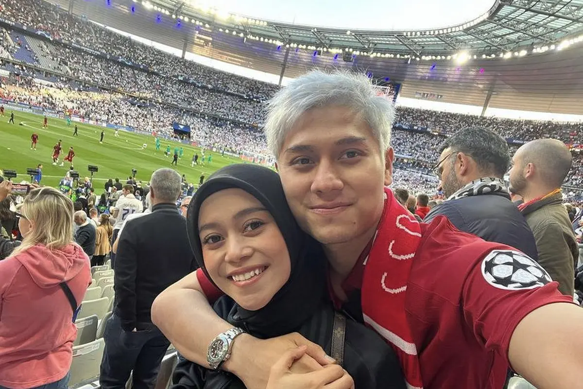 Lesti Kejora Temani Rizky Billar Nonton Bola di Paris, begini tampilannya