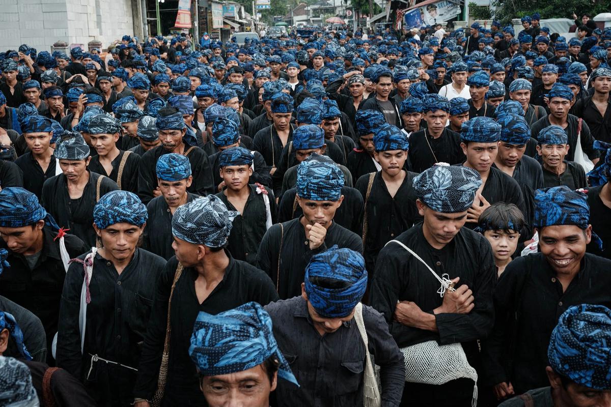 FOTO: Ribuan Warga Badui Lakukan Tradisi Seba ke Pendopo Lebak