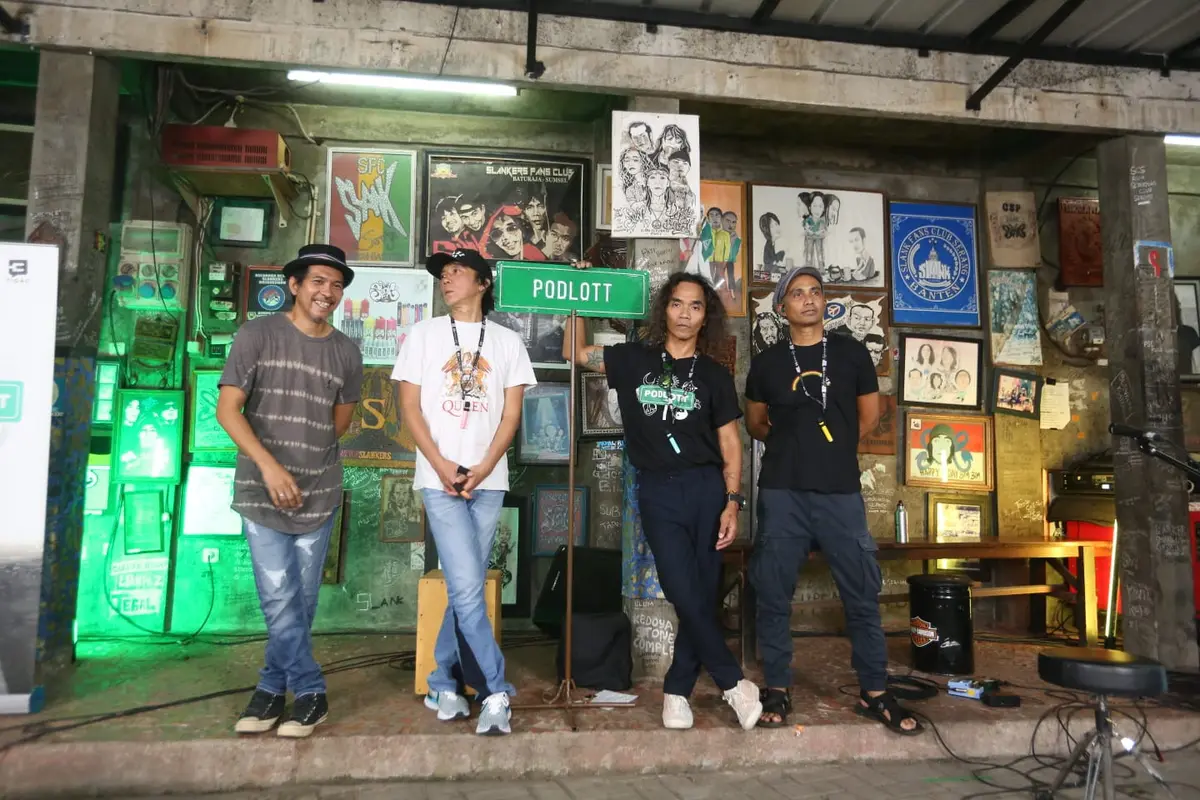 Slank memperkenalkan memperkenalkan Kuy Podlott V3