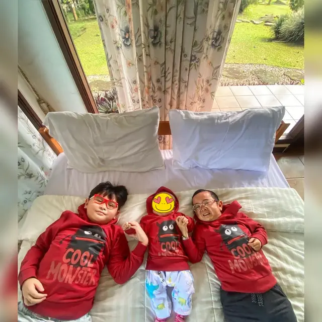 6 Momen Daus Mini Asuh Anak Bungsu, Ayah Siaga Penuh Kasih Sayang