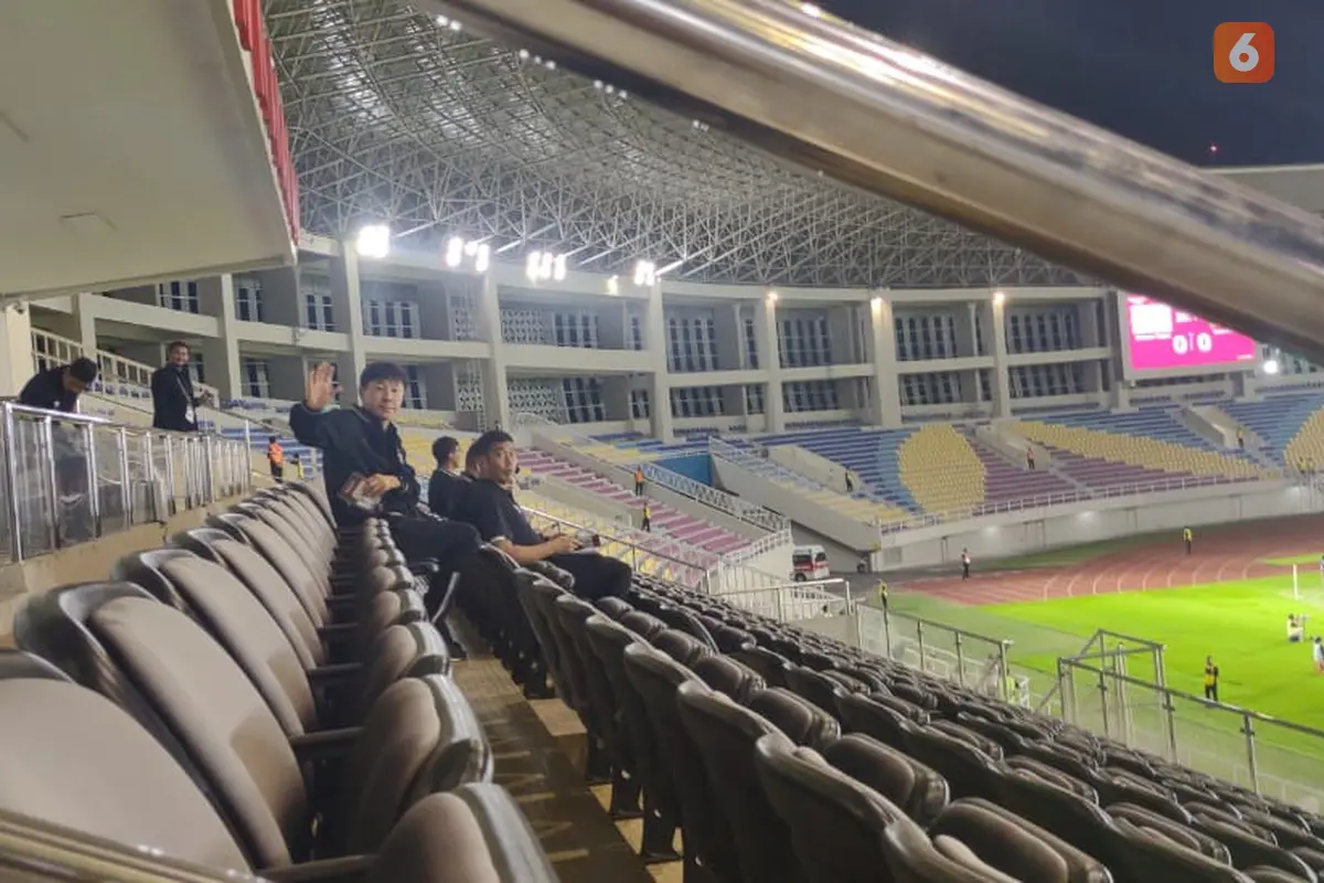 Pelatih Timnas U-23 Shin Tae-yong Nampak Hadir Saksikan Laga Taiwan vs Turkmenistan di Stadion Manahan Solo