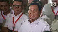 Diberitakan sebelumnya, bakal calon presiden dari Koalisi Indonesia Maju (KIM) Prabowo Subianto telah mengumumkan secara langsung nama pendampingnya sebagai calon wakil presiden dari KIM pada Minggu 22 Oktober 2023 di Rumah Kertanegara Jakarta. Nama tersebut adalah Gibran Rakabuming Raka. (Liputan6.com/Faizal Fanani)