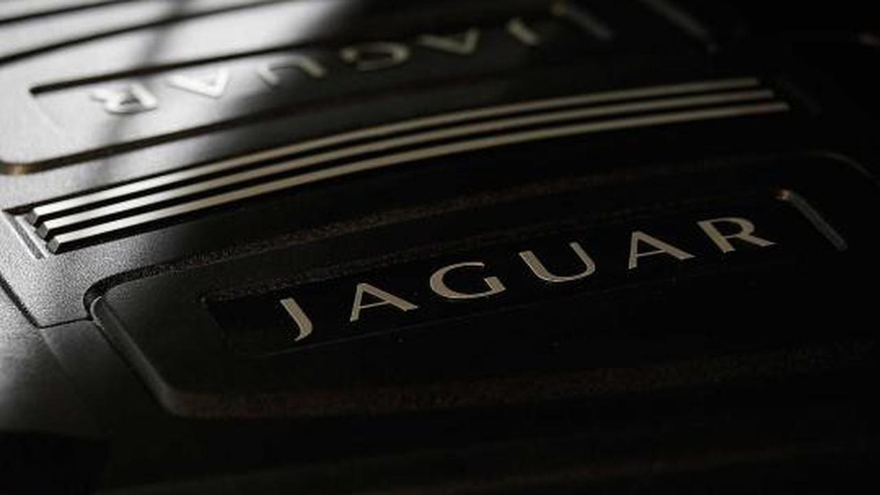 Mobil Jaguar XJ Ultimate dilengkapi iPad Apple