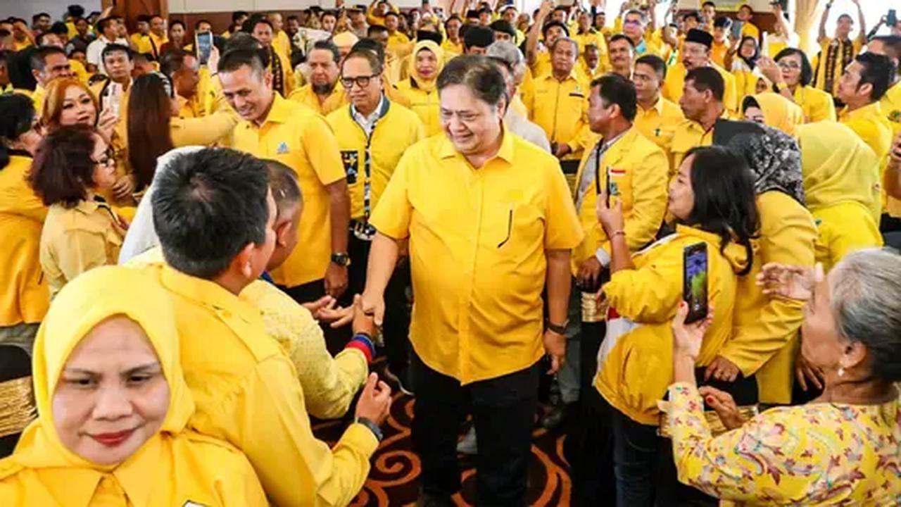 Airlangga menyebut, pertemuan seluruh DPD 1 Golkar di Bali menyatakan menolak Munaslub. Selain itu, pertemuan seluruh DPD membahas agenda-agenda ke depan.